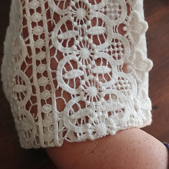 Lace top🌸 - Picture 4 of 4
